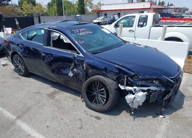 2022 LEXUS ES