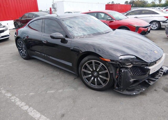 2023 PORSCHE Taycan