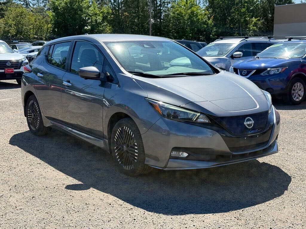 2024 NISSAN Leaf