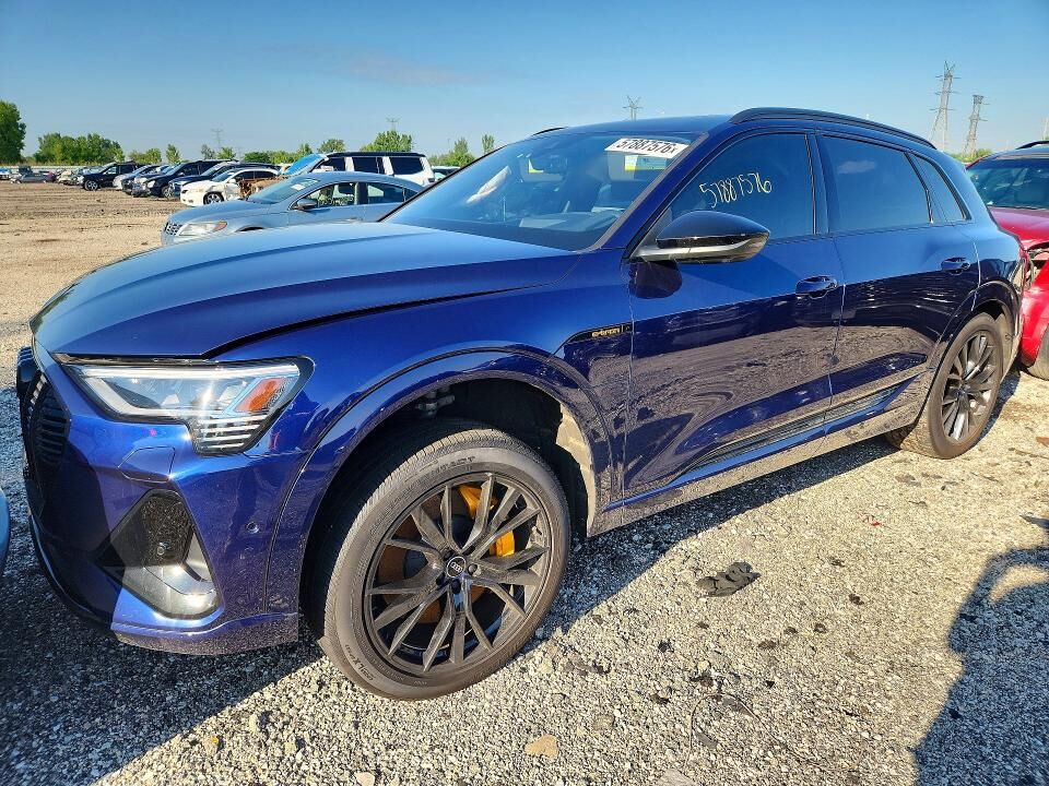 2022 AUDI e-tron