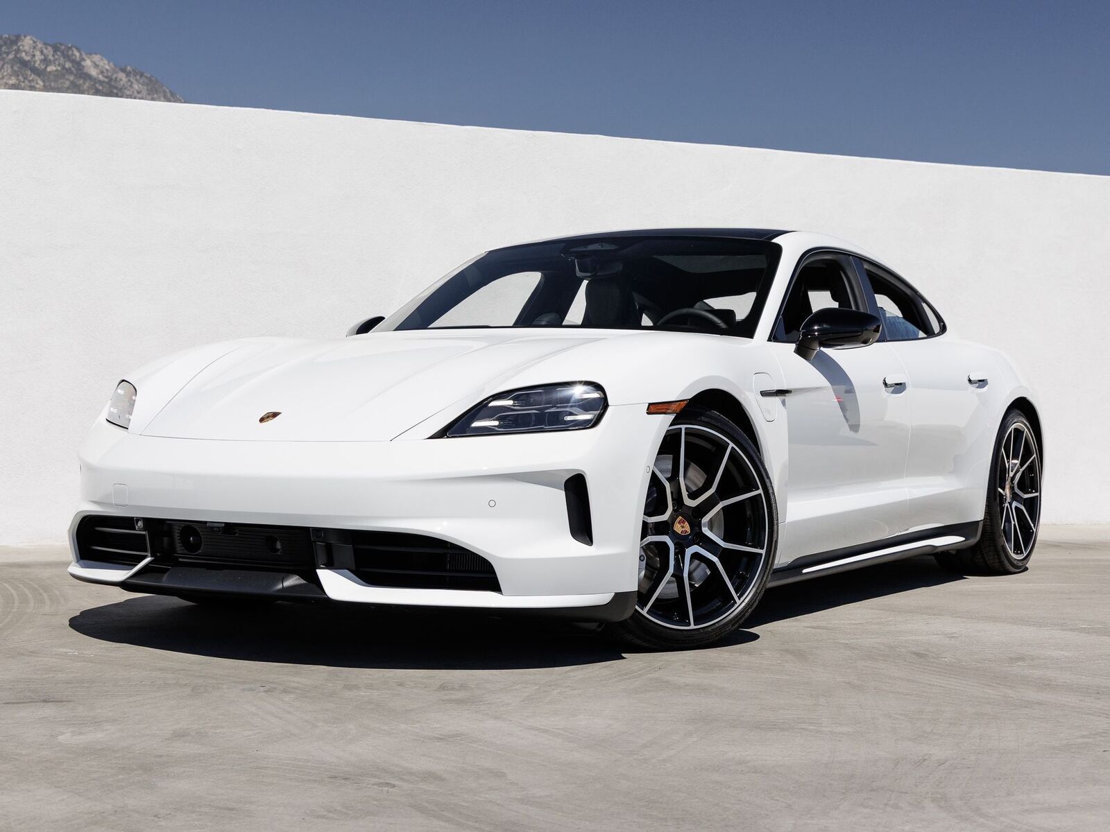 2026 PORSCHE Taycan