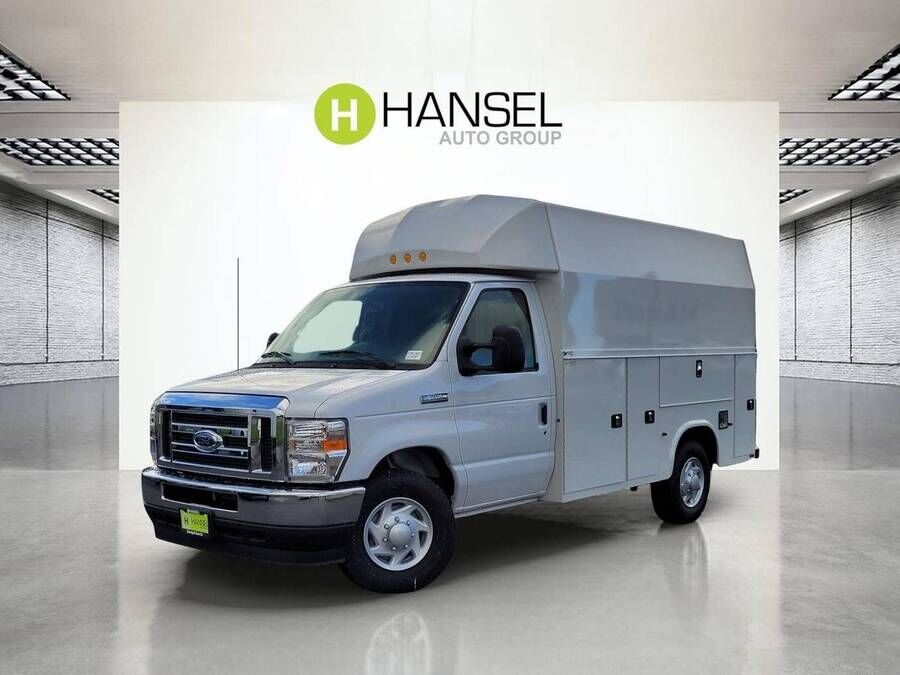 2025 FORD E-350