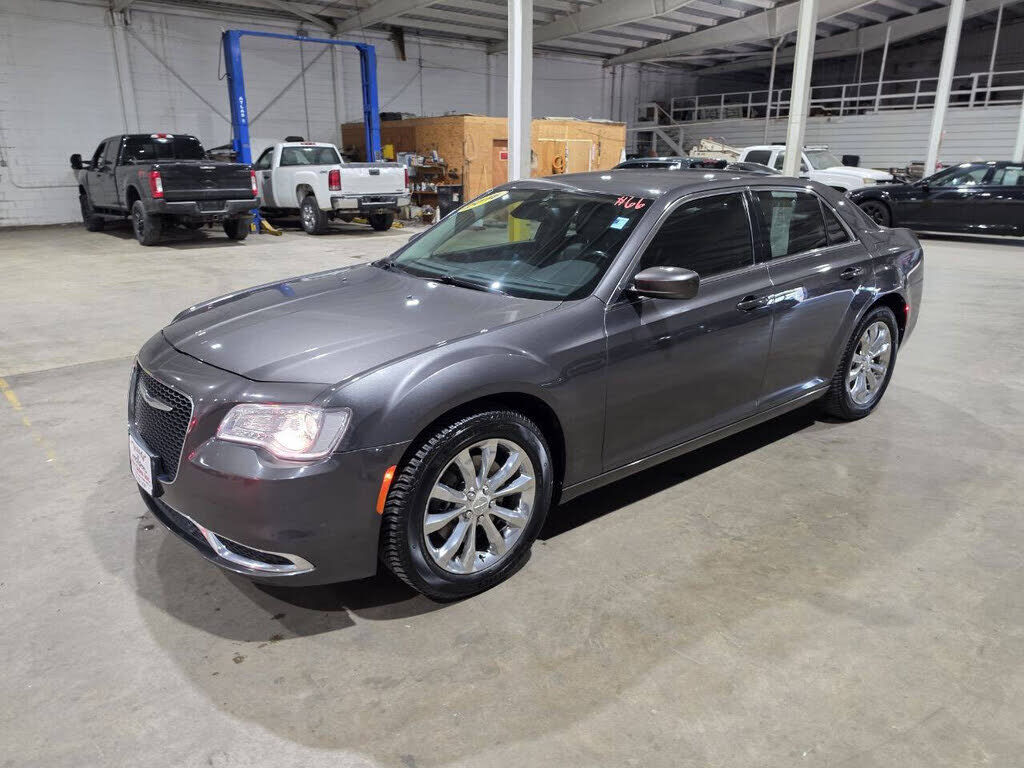 2016 CHRYSLER 300