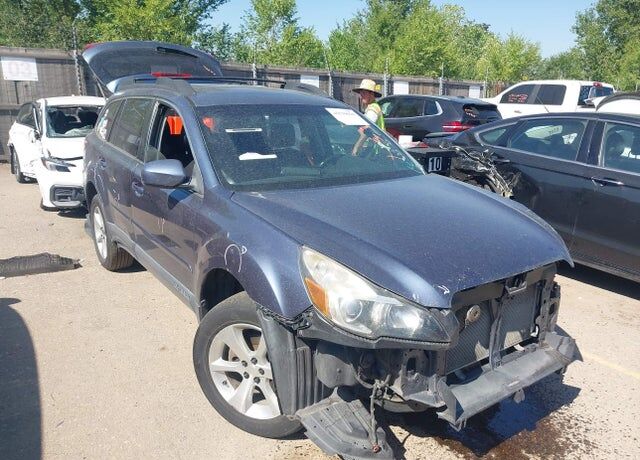 2014 SUBARU Outback