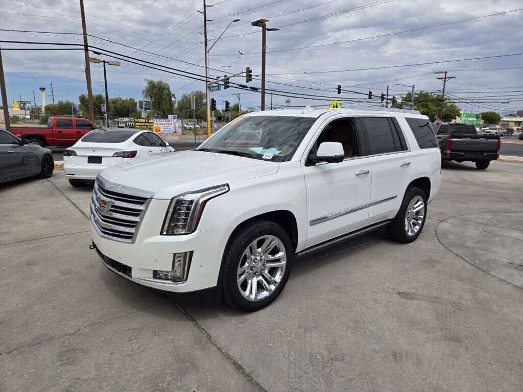 2017 CADILLAC Escalade