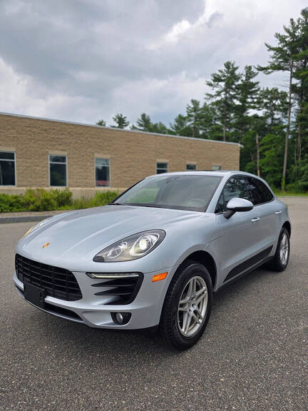 2018 PORSCHE Macan