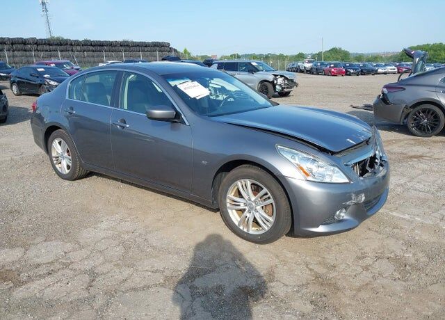 2015 INFINITI Q40
