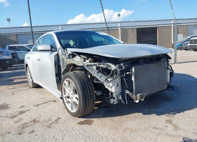 2014 NISSAN Maxima