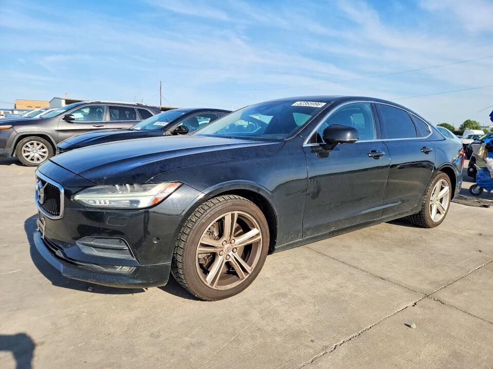 2017 VOLVO S90
