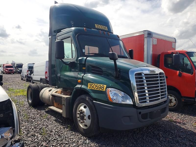 2016 FREIGHTLINER Cascadia