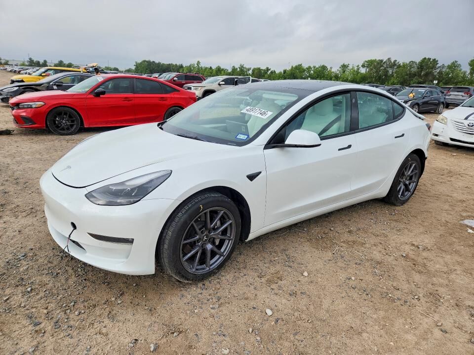 2022 TESLA Model 3
