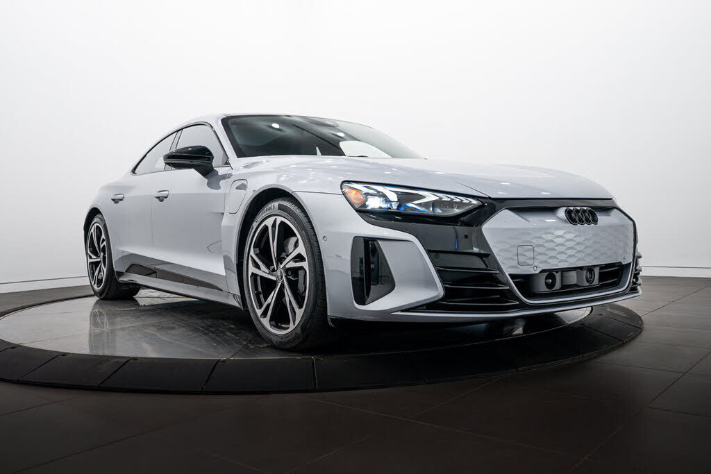 2022 AUDI e-tron