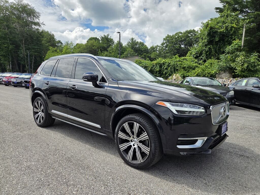 2022 VOLVO XC90