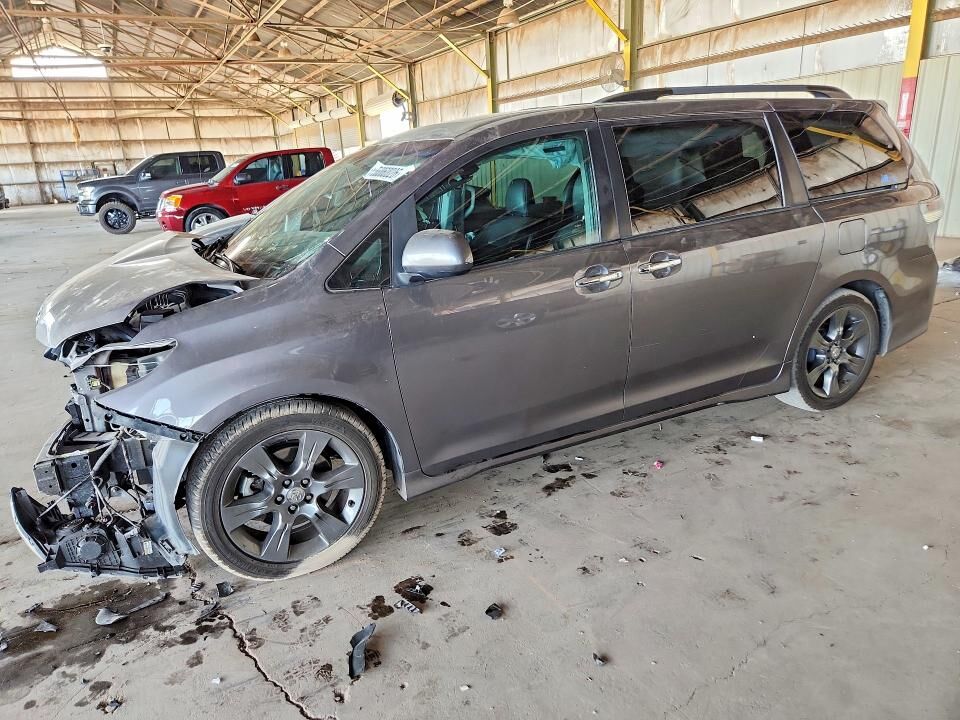 2016 TOYOTA Sienna
