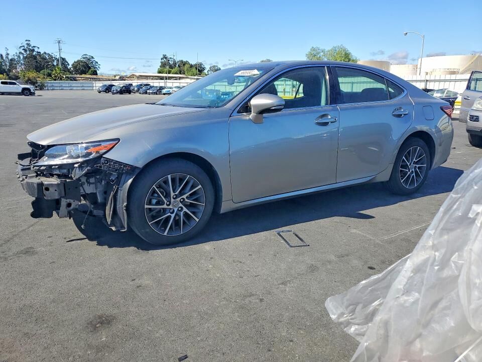 2017 LEXUS ES