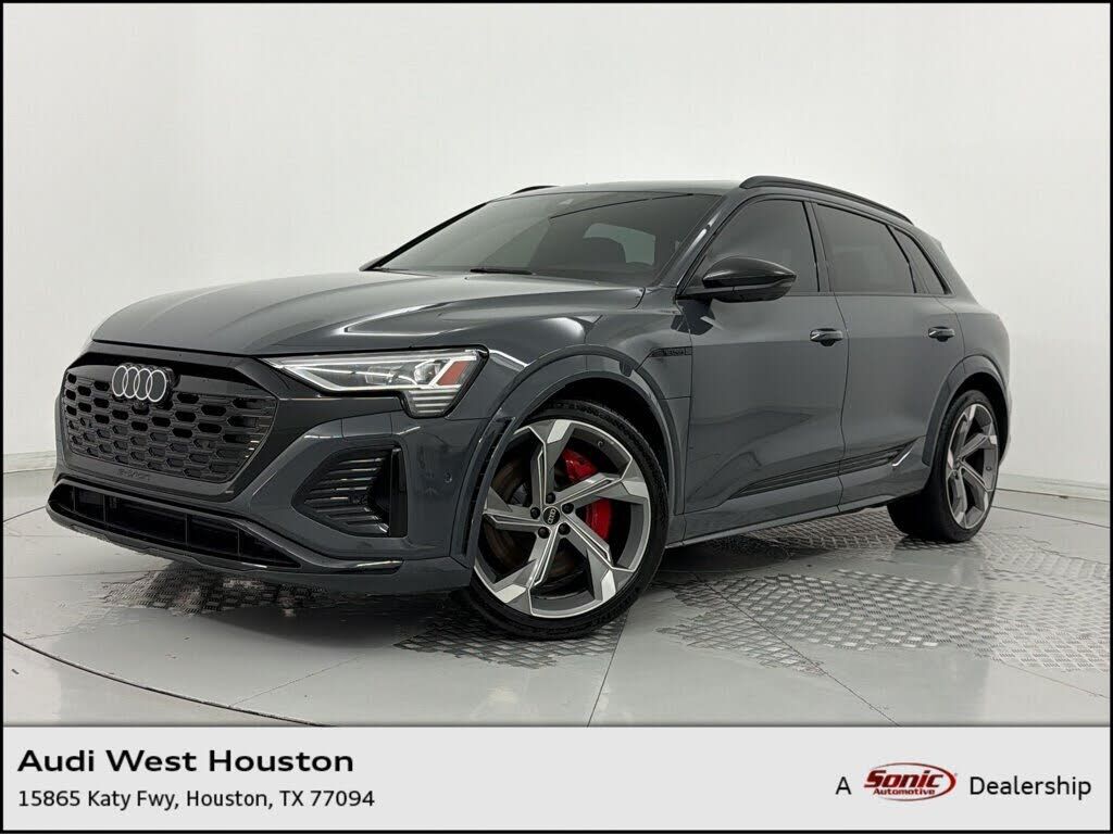 2024 AUDI SQ8