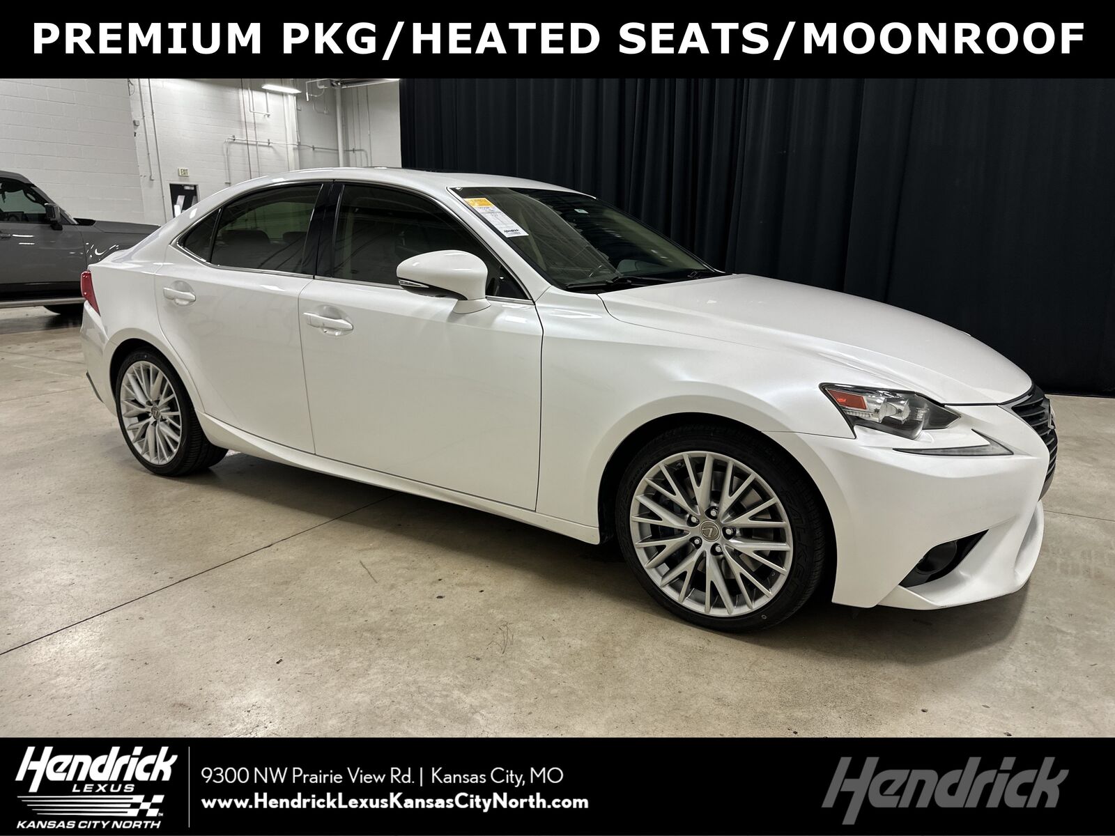 2016 LEXUS IS