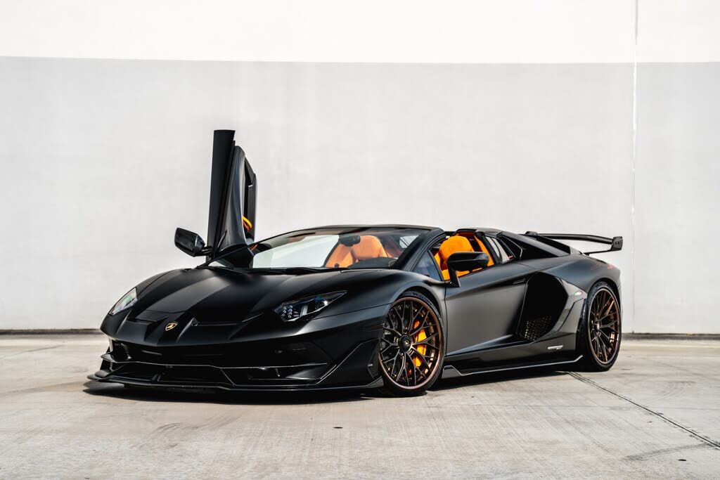 2020 LAMBORGHINI Aventador