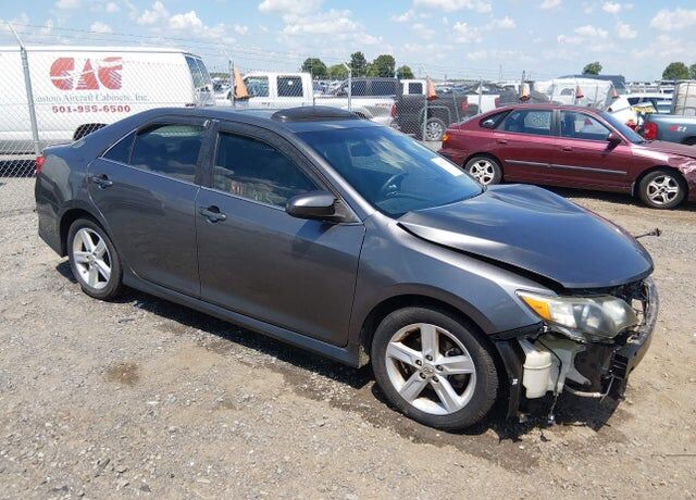 2013 TOYOTA Camry