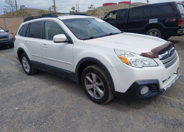 2013 SUBARU Outback