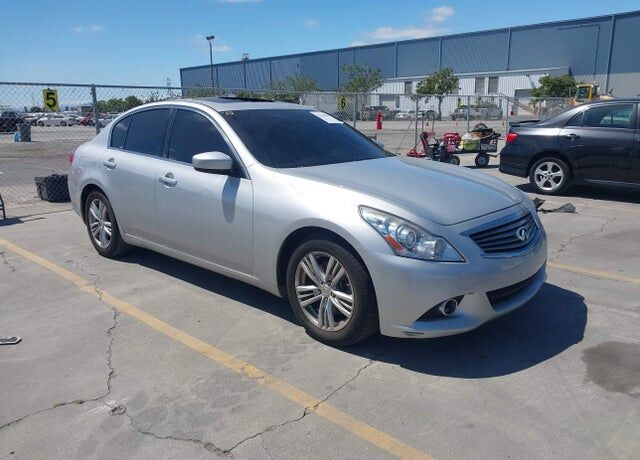 2013 INFINITI G37