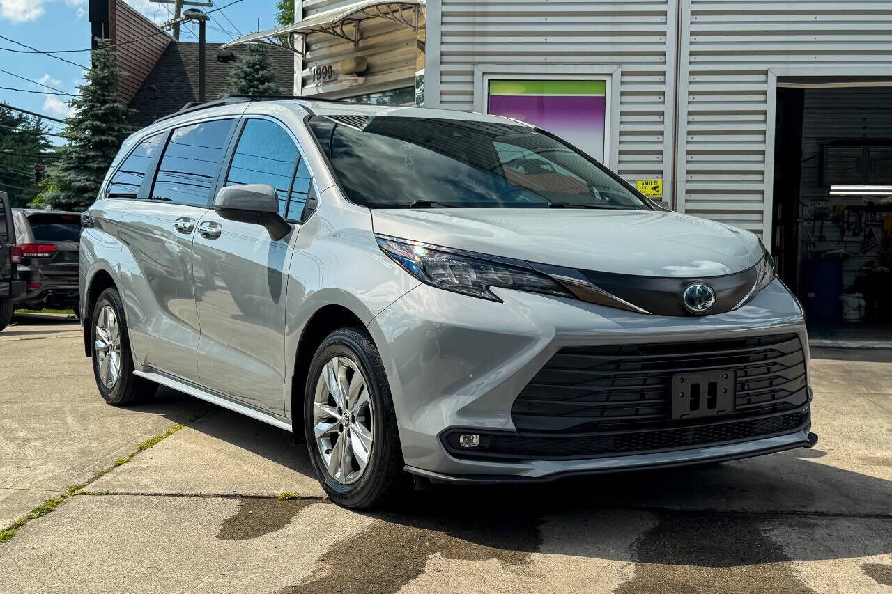 2022 TOYOTA Sienna