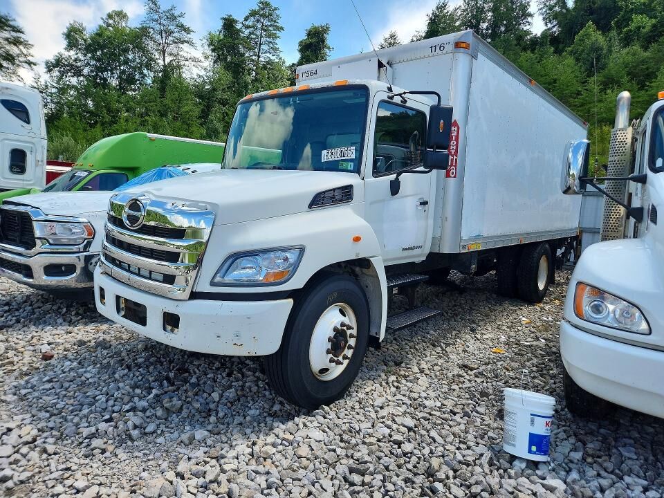 2013 HINO Incomplete Vehicle
