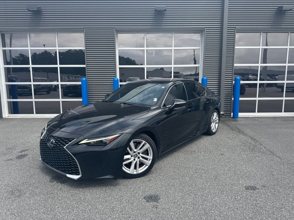 2021 LEXUS IS