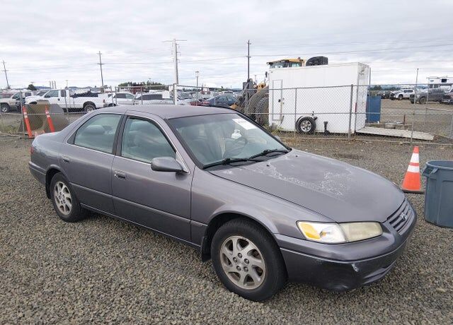 1999 TOYOTA Camry
