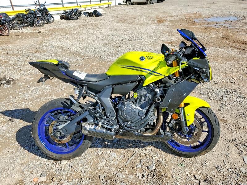 2025 YAMAHA YZF