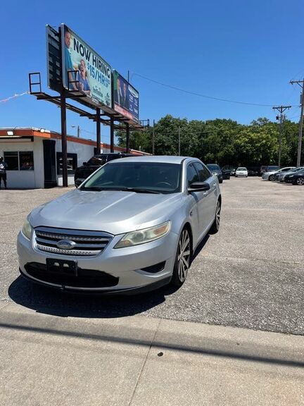 2013 FORD Taurus