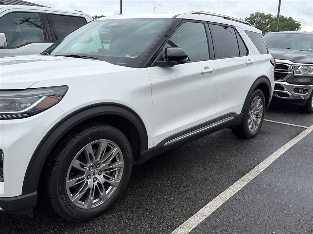 2025 FORD Explorer