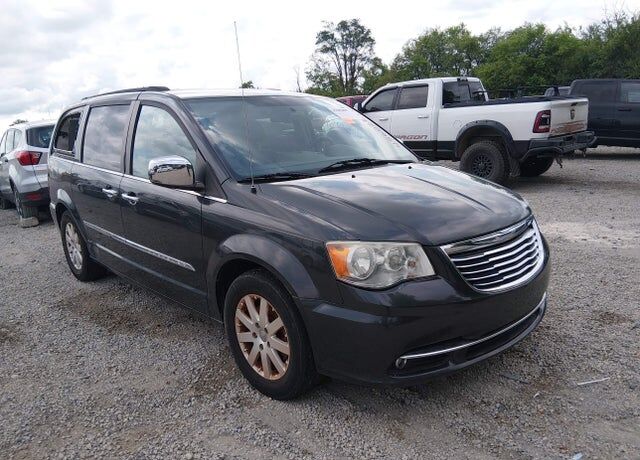 2012 CHRYSLER Town and Country