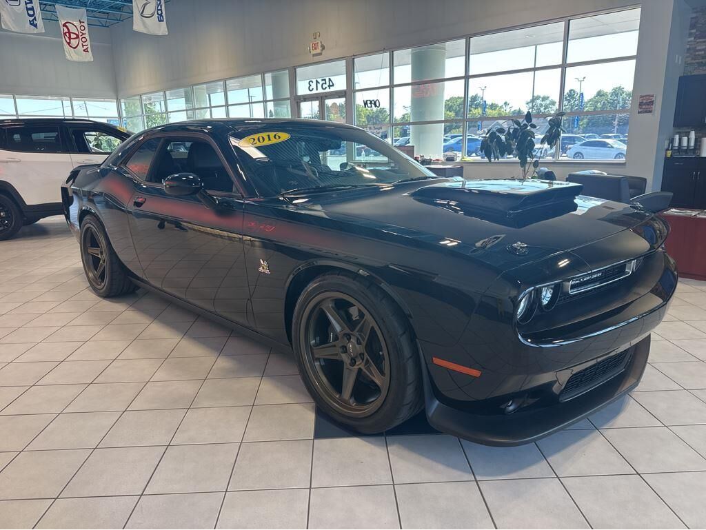 2016 DODGE Challenger