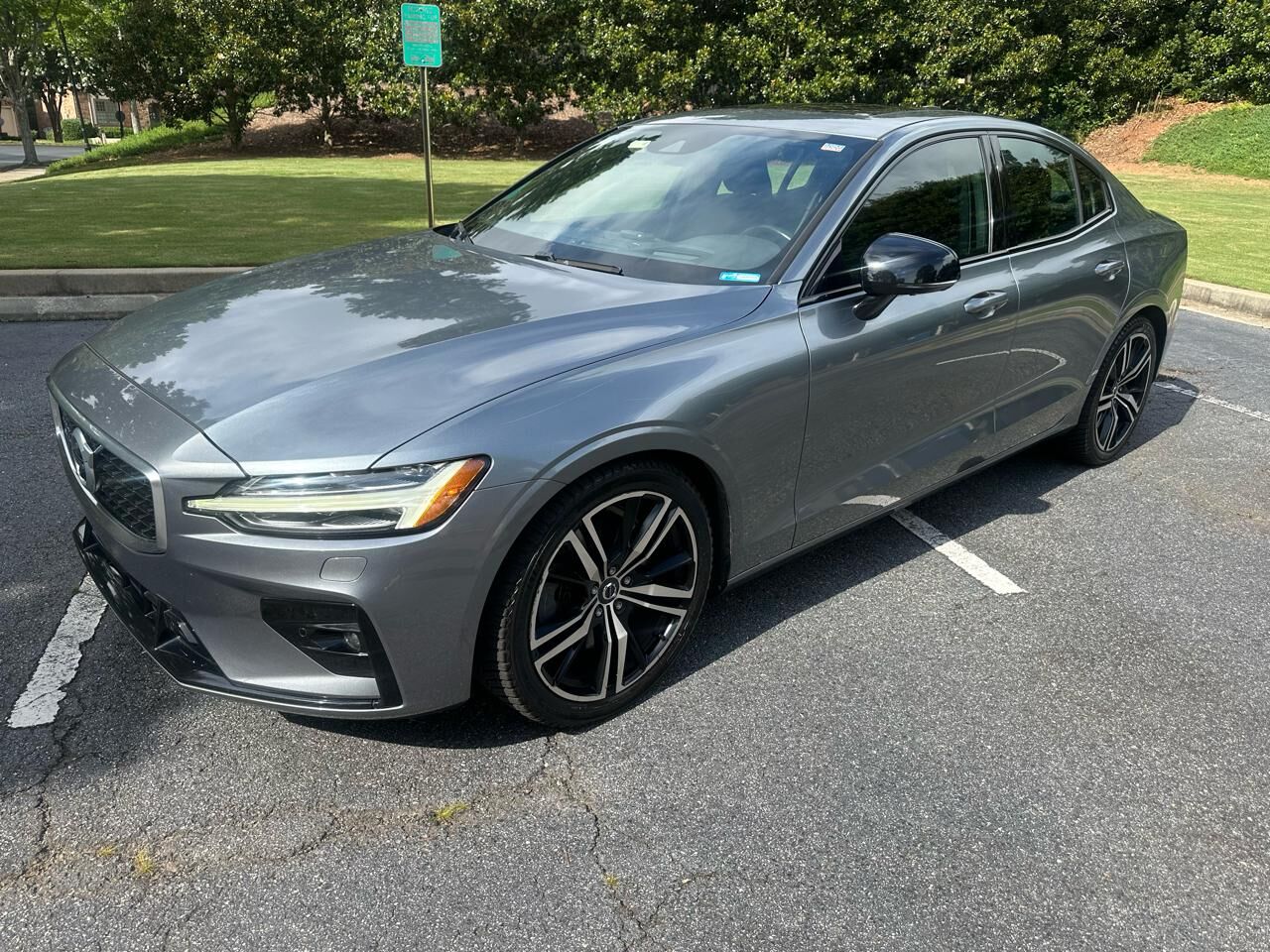 2019 VOLVO S60