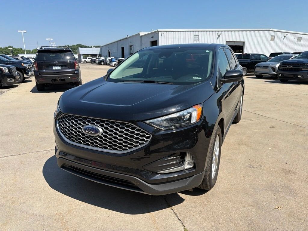 2023 FORD Edge