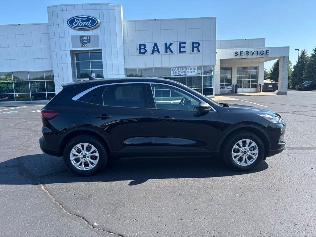 2024 FORD Escape