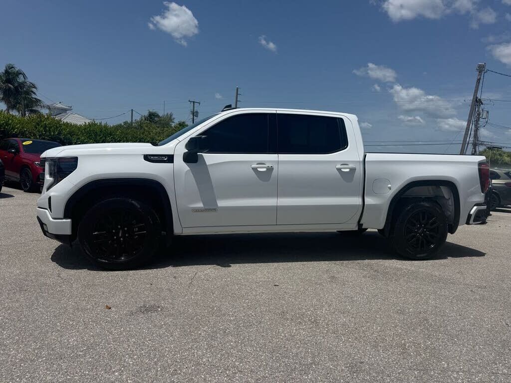2023 GMC Sierra