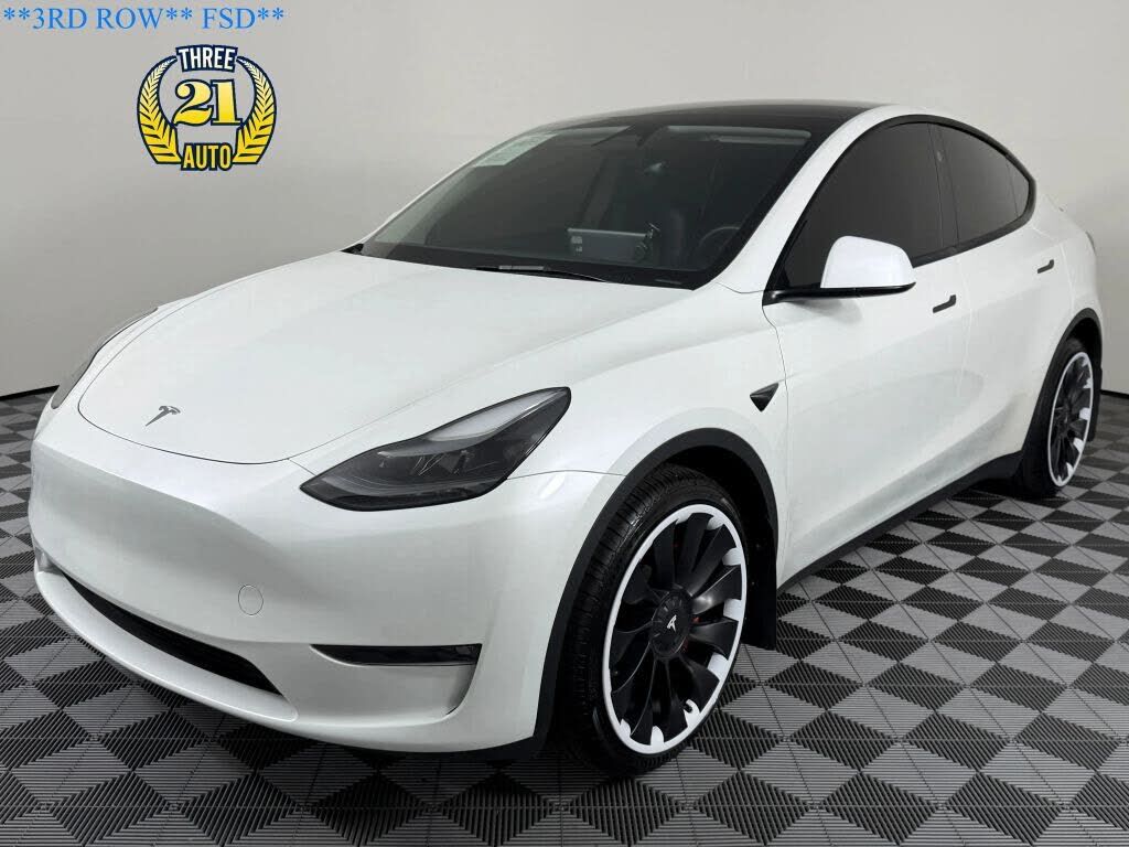 2025 TESLA Model Y