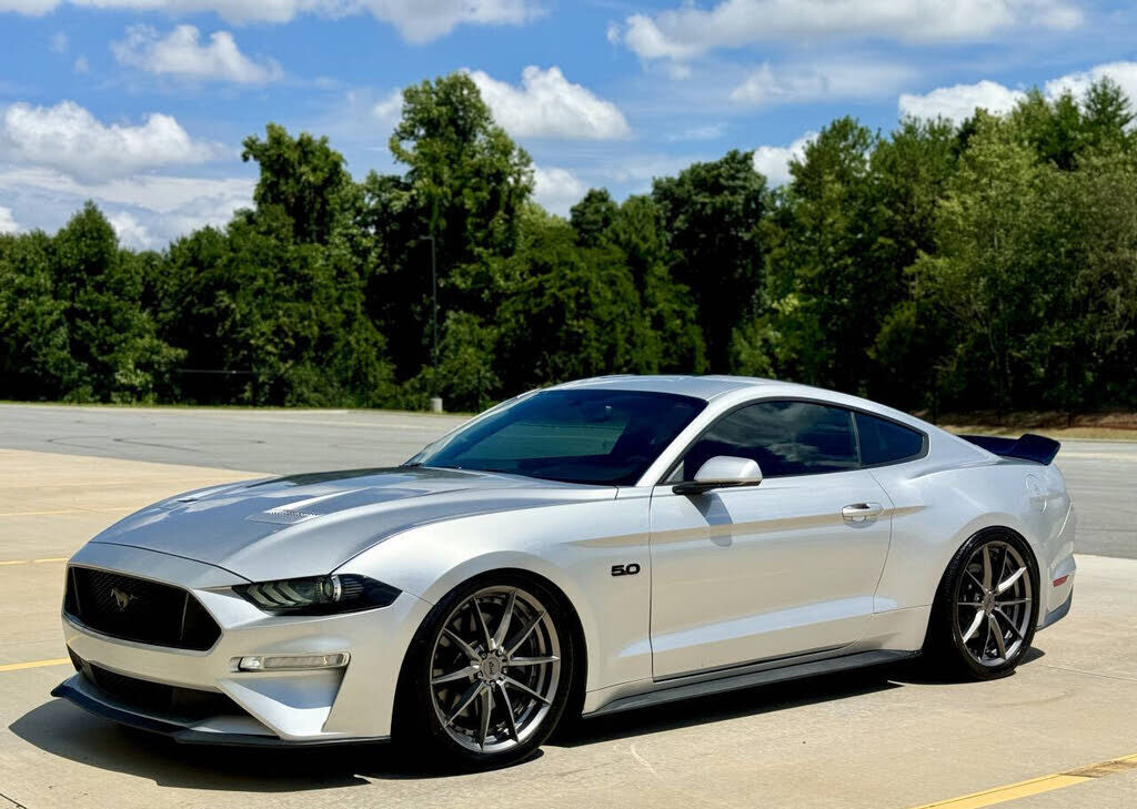 2019 FORD Mustang