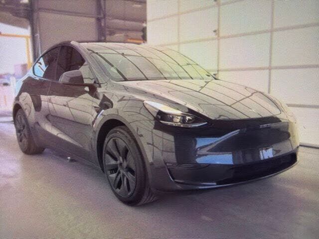 2025 TESLA Model Y