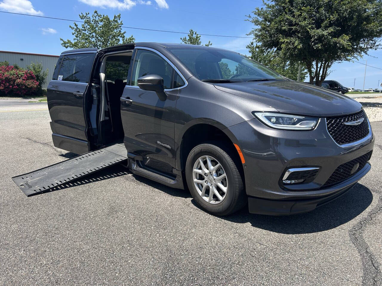 2023 CHRYSLER Pacifica