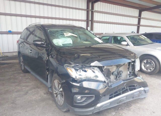2017 NISSAN Pathfinder