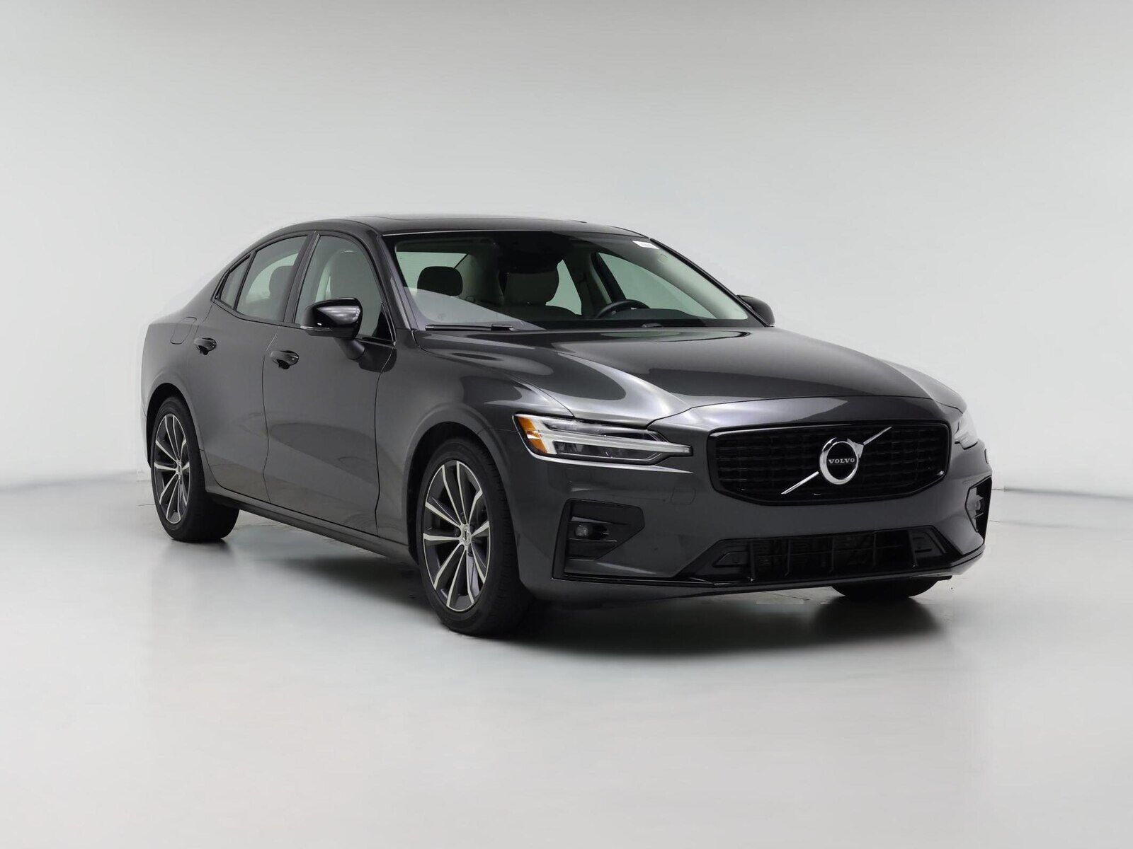 2022 VOLVO S60
