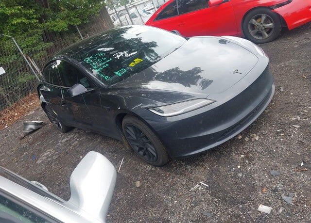 2025 TESLA Model 3