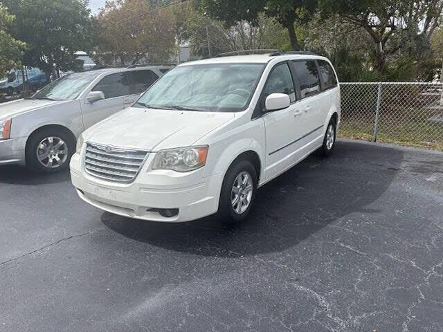 2010 CHRYSLER Town and Country