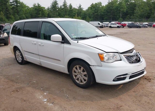 2015 CHRYSLER Town and Country