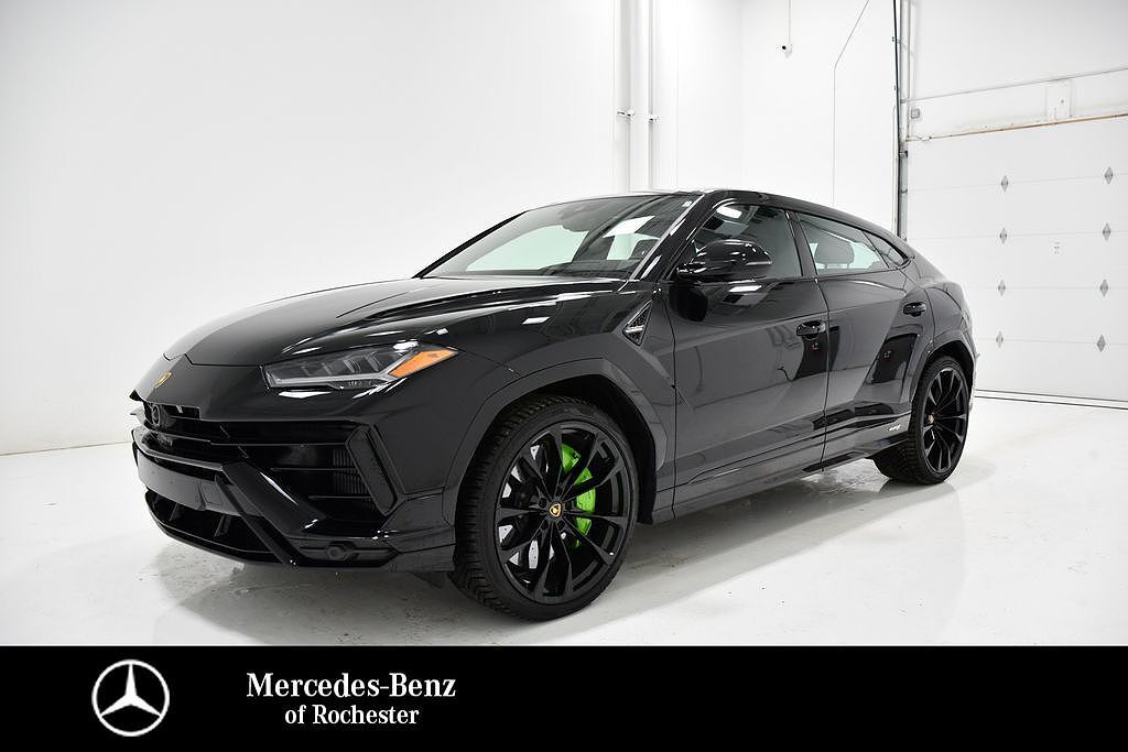 2023 LAMBORGHINI URUS