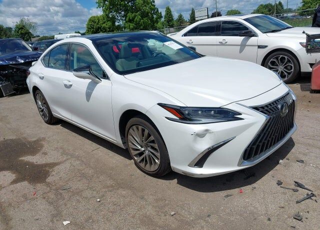 2025 LEXUS ES