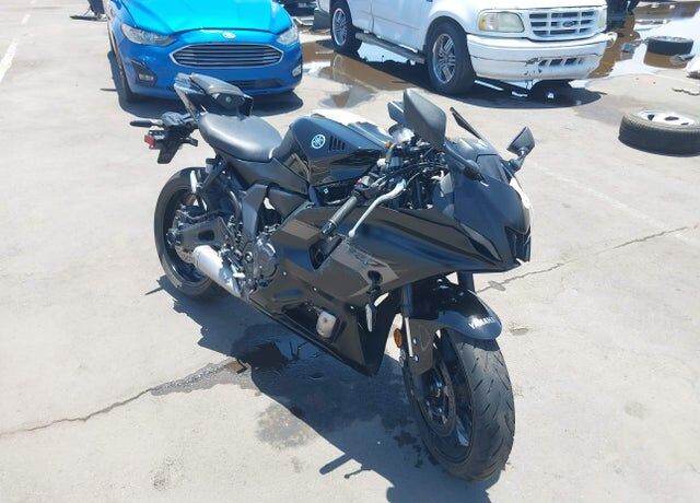 2025 YAMAHA YZF